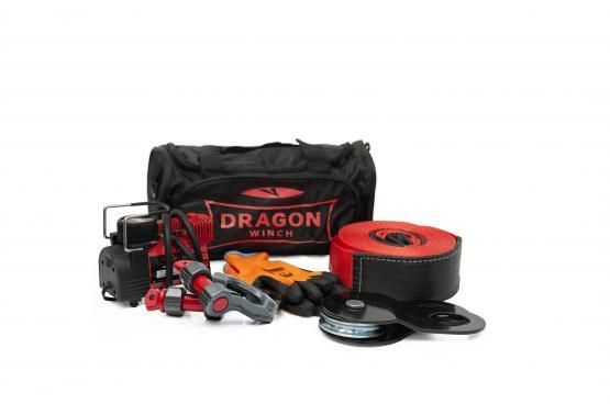 Dragon Winch Tasche für Offroad-Zubehör bestehend aus: kleinem Kompressor, Baumgurt 9m, 2X Schäkel 6 Ton 7/8", Umlenkrolle / Seilrolle 8 Ton und Handschuhen