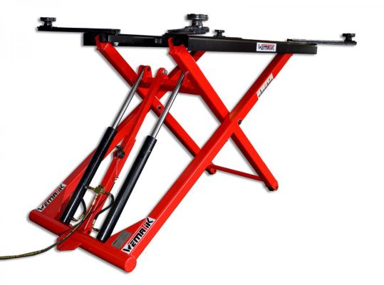 Mobile Scherenhebebühne 230 V. Tragfähigkeit 2500 kg